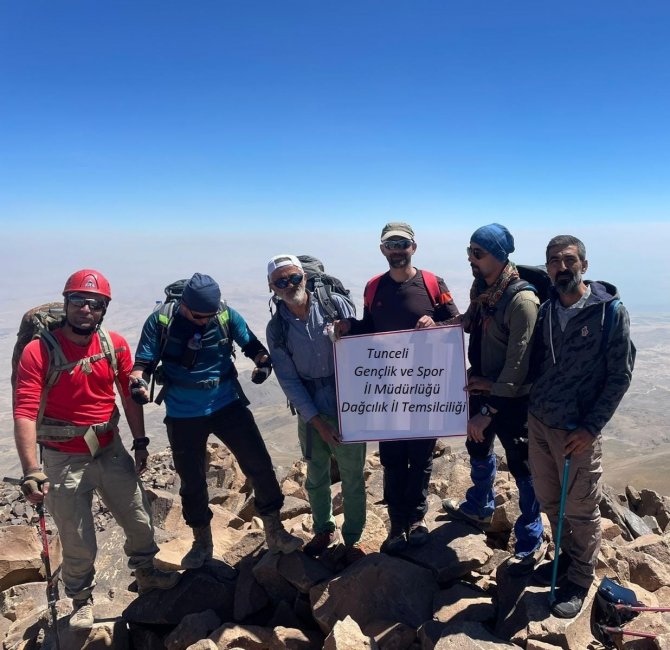 Tuncelili Dağcılar Süphan’a Tırmandı