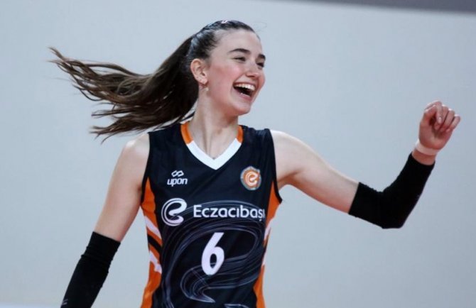 Dilay Özdemir, Max Potential Ailesine Katıldı