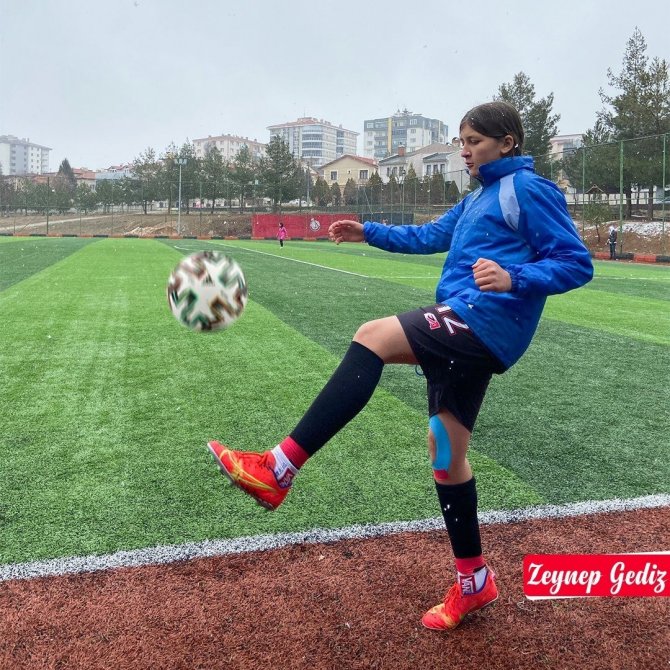Futbolcu Kızlar Uşak’ın Gururu Oldu