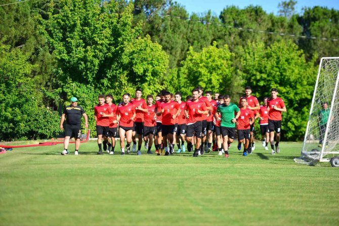 Uşakspor Yeni Sezon Hazırlıklarına Hız Kesmeden Devam Etti
