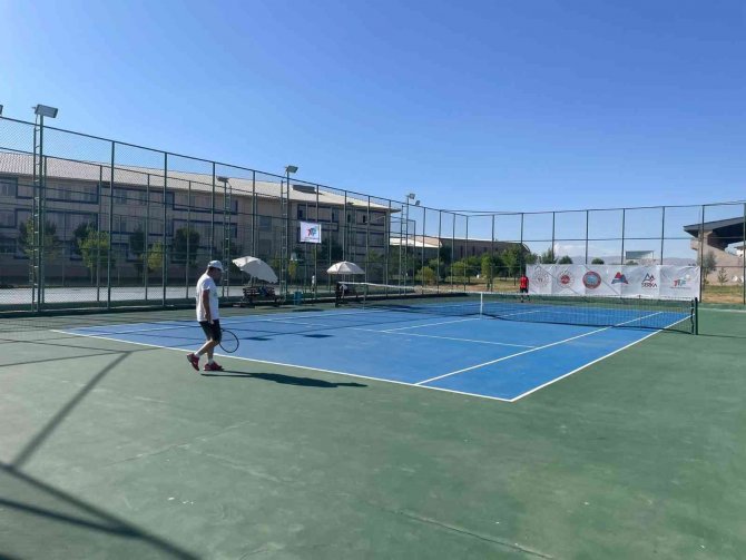 2. Ağrı Dağı Tenis Turnuvası Başladı