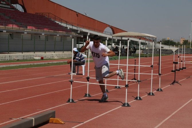 Adaylar, 45 Metrelik Parkurda Asü’lü Olmak İçin Ter Döküyor