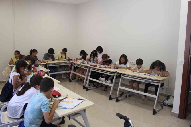 Korkutelili Çocukların Renkli Tatili