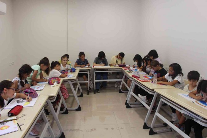 Korkutelili Çocukların Renkli Tatili