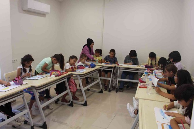 Korkutelili Çocukların Renkli Tatili