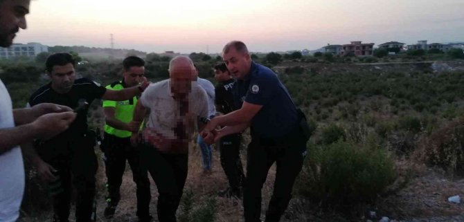 Önce Beraber Tatile Geldiği Kadını, Sonra Kendini Bıçakladı