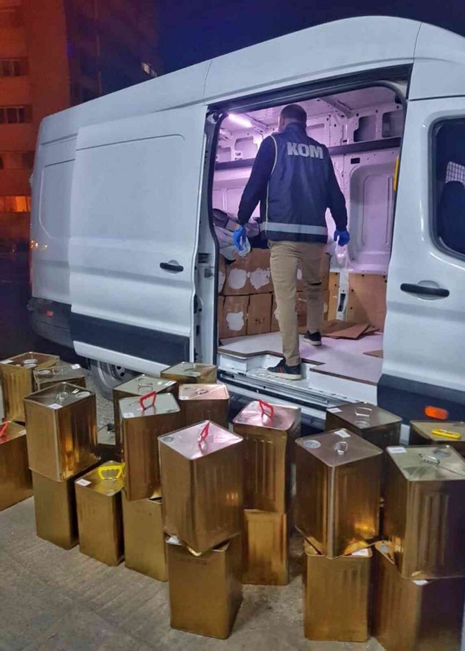 Ardahan’da 2 Bin 800 Kilo Sahte Bal Ele Geçirildi