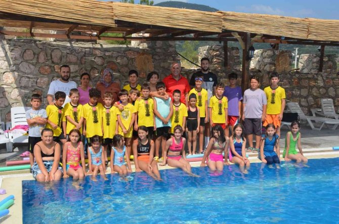 Başkan Yaman Yaz Yüzme Kursunu Ziyaret Etti