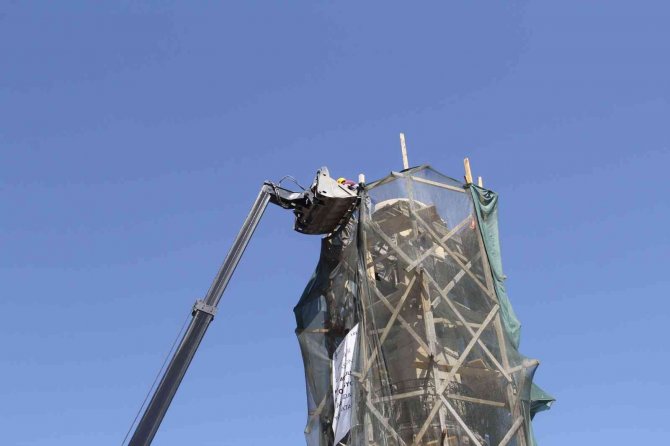 Bayburt’un Simgelerinden Tarihi Saat Kulesinin Restorasyonu Devam Ediyor