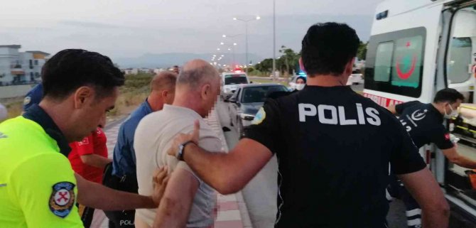 Önce Beraber Tatile Geldiği Kadını, Sonra Kendini Bıçakladı
