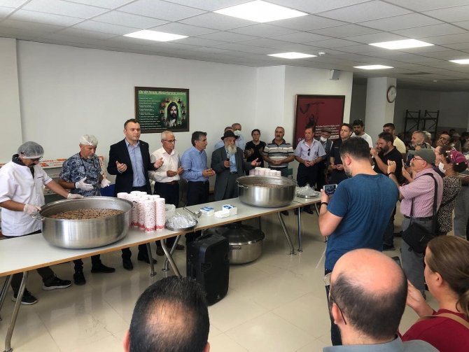 Divriği’de Aşure Dağıtıldı