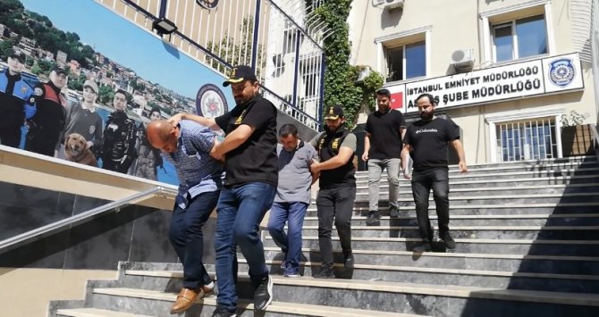 Külçe Altın Görünümlü Çakmağı 5 Bin Liraya Sattılar