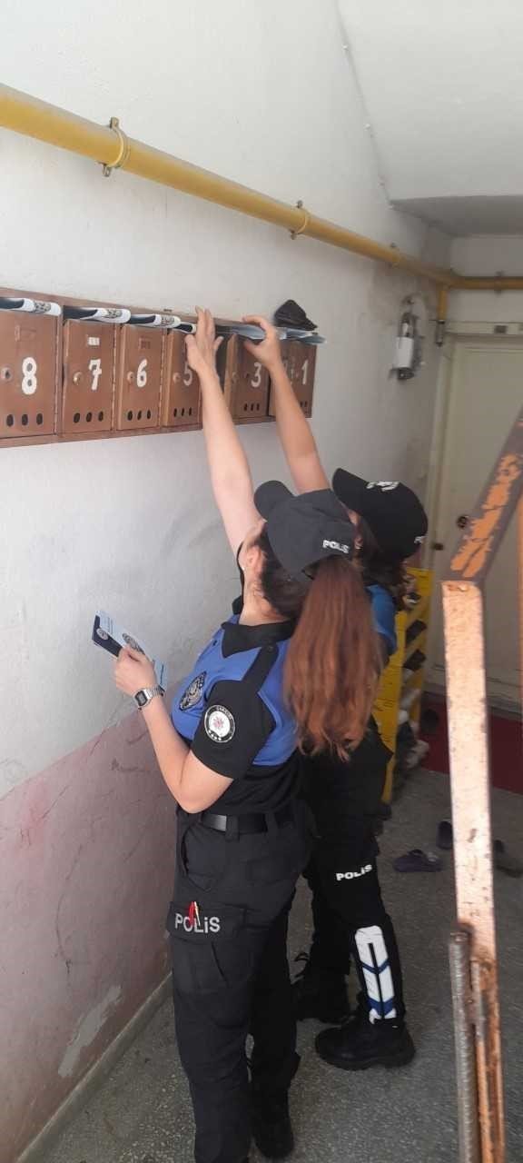 Polis Ekiplerinden Vatandaşlara Seyyar Satıcı Ve Dilenci Uyarısı