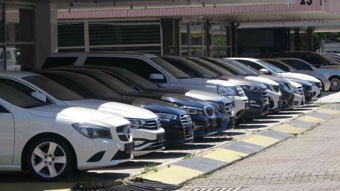 Oto Galericiler, 6 Ay Ve 6 Bin Kilometre Şartının Vatandaşlara Da Uygulanmasını İstiyor