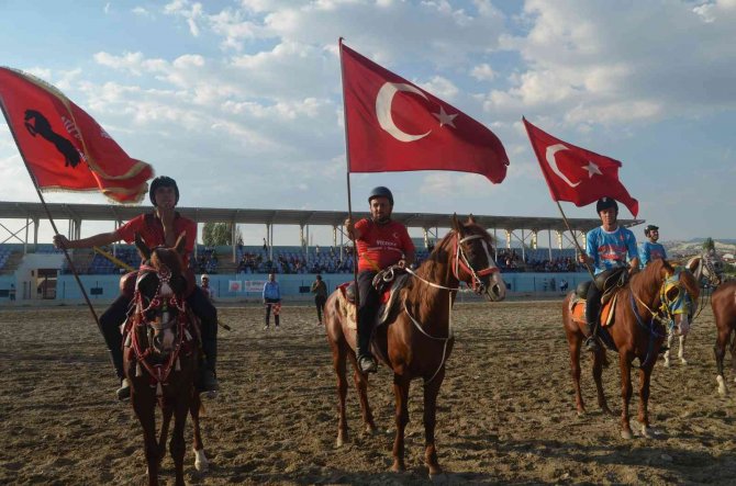 Selendi’de Atlı Ciritte Çeyrek Final Maçları Başladı