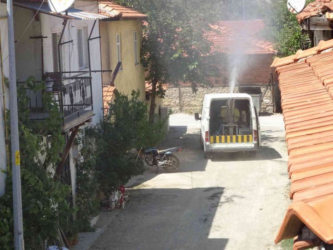 Hisarcık’ta Haşere İlaçlama Çalışmaları Sürüyor