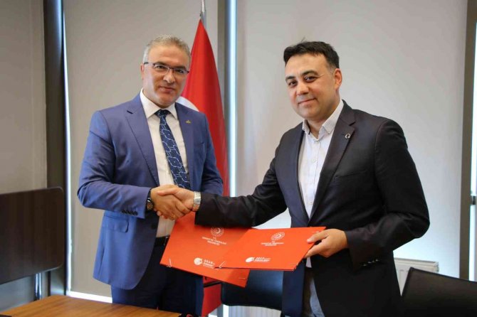 Türkiye’de Bir İlk: Yatak Üretiminde Kalifiye Eleman Yetiştirilecek