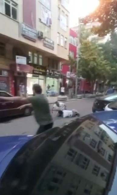 Kahramanmaraş’ta 1 Kişinin Yaralandığı Silahlı Kavga Kamerada