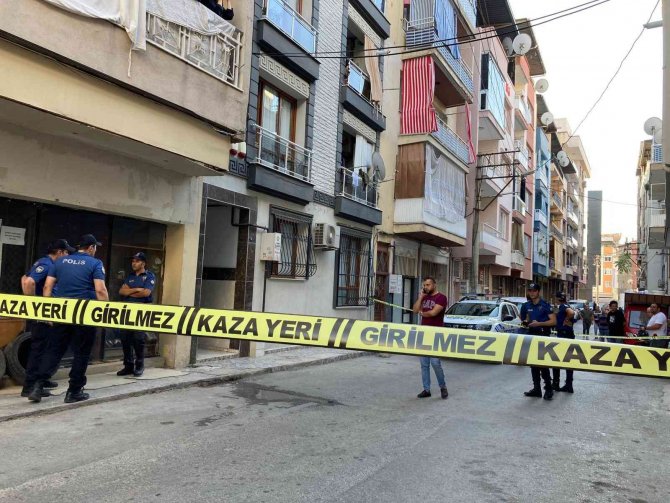 İ̇zmir’de Damat Dehşet Saçtı: Boşanma Aşamasındaki Eşini Ve Kayınpederini Öldürdü, 2 Baldızını Yaraladı
