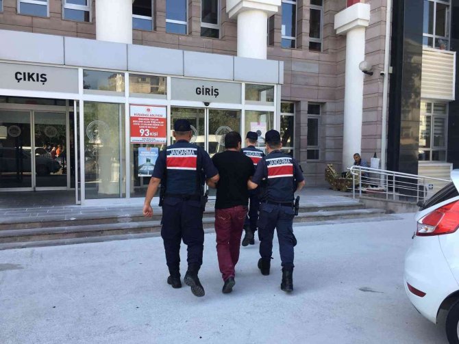 Kuşadası’nda 24 Yıl Kesinleşmiş Hapis Cezası Bulunan Şahıs Yakalandı