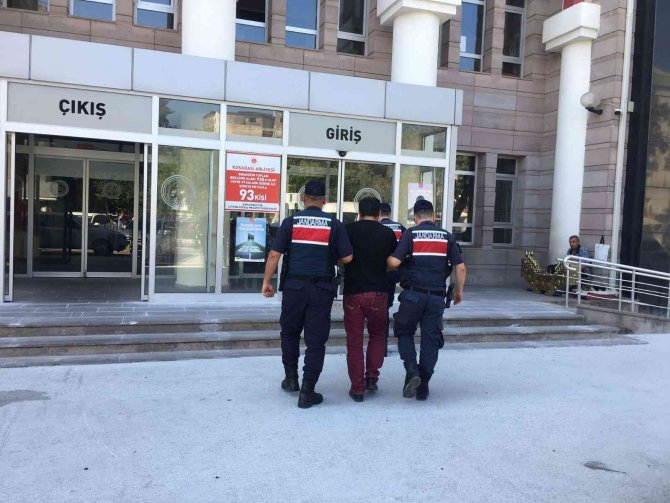 Kuşadası’nda 24 Yıl Kesinleşmiş Hapis Cezası Bulunan Şahıs Yakalandı
