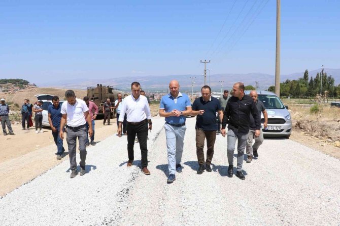 Manisa Büyükşehir Alaşehir’in Yollarını Güzelleştiriyor