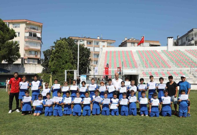 Mudanya Yaz Spor Okullarında Sertifika Sevinci