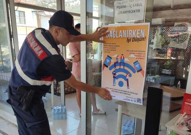 Muğla’da Vatandaşlar Jandarma Tarafından Siber Suçlara Karşı Bilinçleniyor