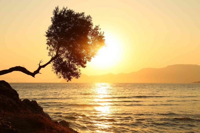 İ̇ztuzu Sahilinde Gün Batımı Mest Etti