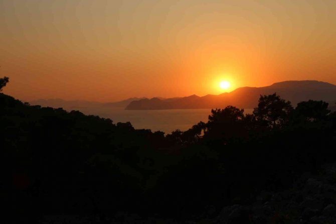 İ̇ztuzu Sahilinde Gün Batımı Mest Etti