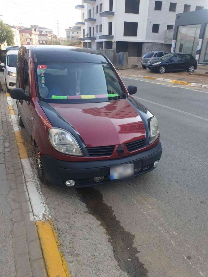 Pendik’te Yolu Trafiğe Kapatıp Asker Eğlencesi Yapan Şahıslara Para Cezası