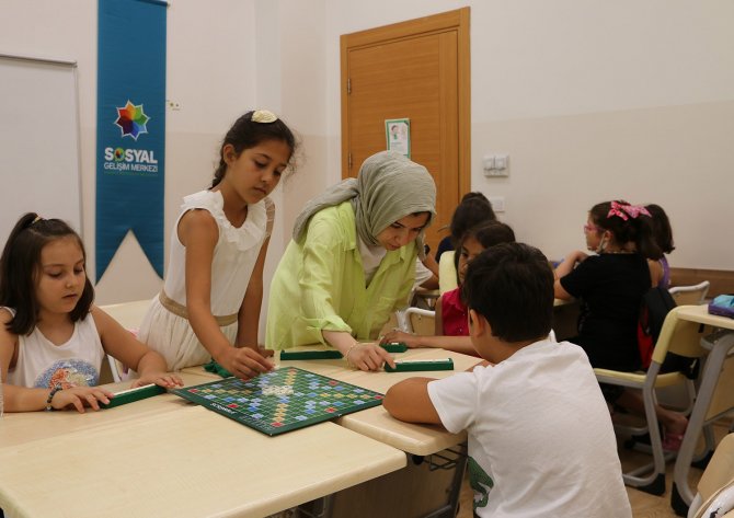 Sgm’li Minikler İ̇ngilizceyi Oyunlarla Öğreniyor