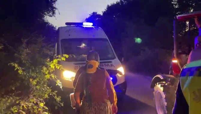Mevsimlik Tarım İşçilerini Taşıyan Traktör Römorku Devrildi: 7 Yaralı
