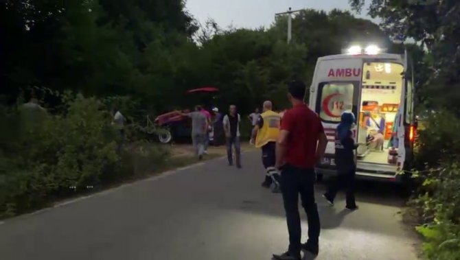 Mevsimlik Tarım İşçilerini Taşıyan Traktör Römorku Devrildi: 7 Yaralı
