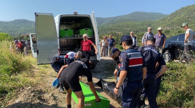 Yanan Aracın Sahibi Olan Kadının Cesedi Bulundu