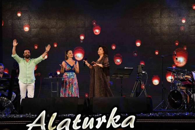 Alaturka Akşamlar Kuşadası’na Konuk Oldu