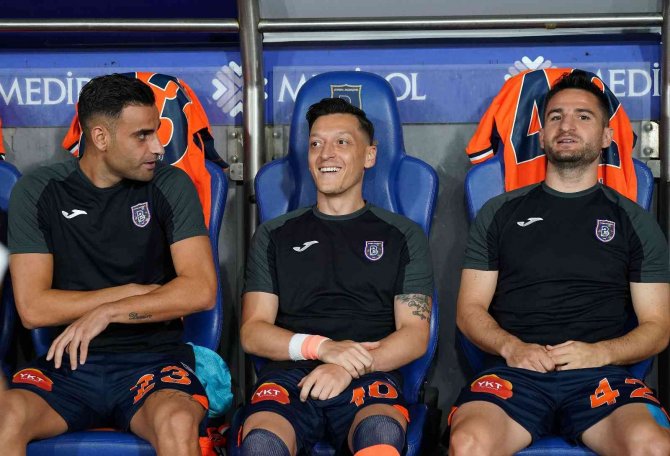 Uefa Avrupa Konferans Ligi: Başakşehir: 0 - Royal Antwerp: 0 (Maç Devam Ediyor)