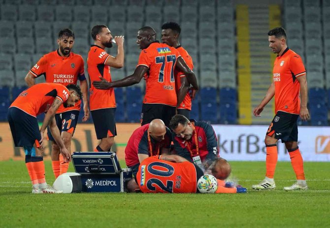 Uefa Avrupa Konferans Ligi: Medipol Başakşehir: 0 - Royal Antwerp: 0 (İ̇lk Yarı)