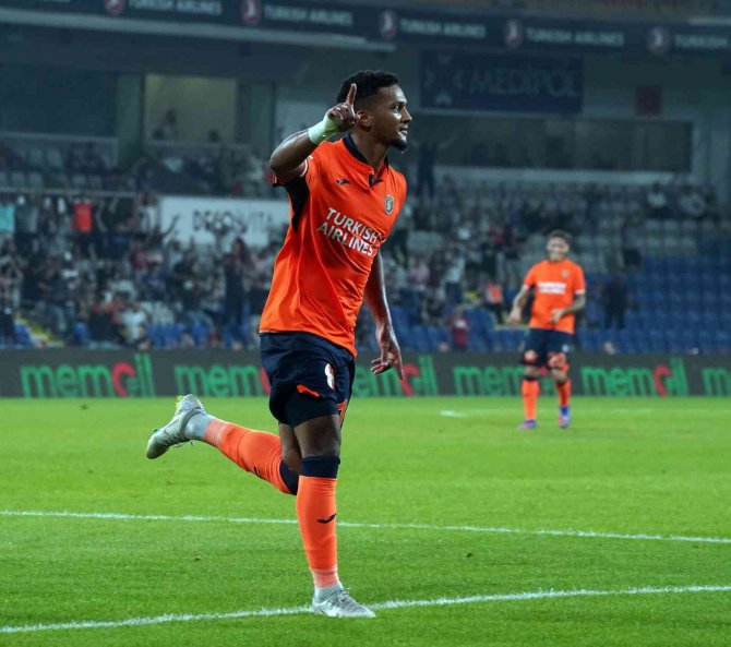 Uefa Avrupa Konferans Ligi: Medipol Başakşehir: 1 - Royal Antwerp: 1 (Maç Sonucu)