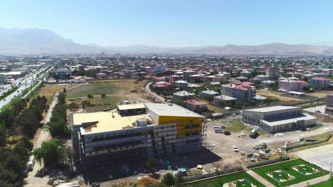 Tuşba Belediyesinden Modern Spor Kompleksi
