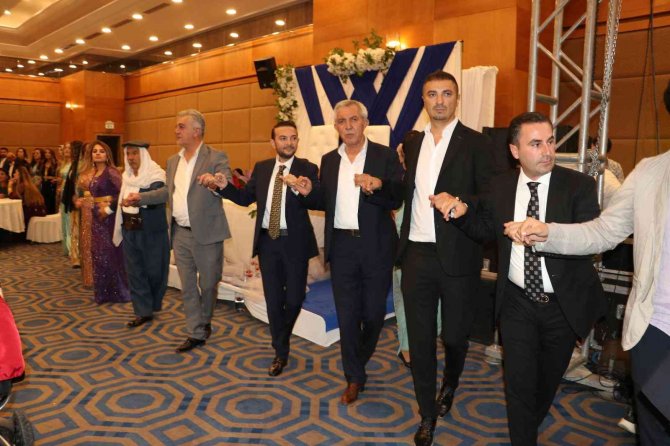 Van’da Aslan Ve Abi Ailesinden Görkemli Nişan Töreni