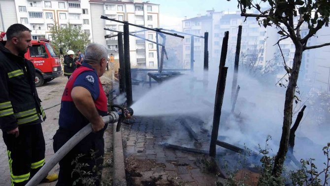 Çocukların Ateşle Oyunu Yangın Çıkardı