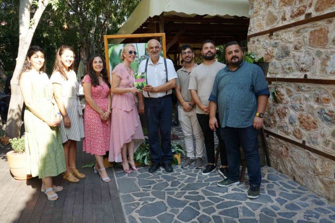 Akademisyenler Avokadonun Kitabını Yazdı