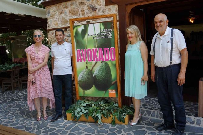 Akademisyenler Avokadonun Kitabını Yazdı
