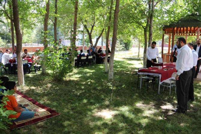 Ağrı’da Hafızlık Eğitimini Tamamlayan Öğrenciler İçin “Mezuniyet Programı” Düzenlendi