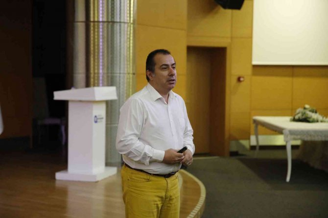 Büyükşehir Personeline Etkili İletişim Ve Motivasyon Eğitimi