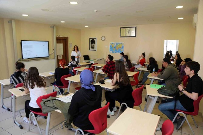 Ataşehirli Öğrencilerden Yks’de Gururlandıran Başarı