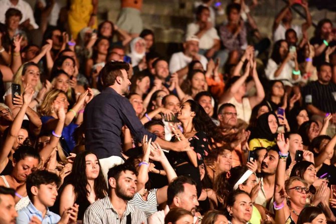 Bodrum’da Turistler Buray Konserine Akın Etti