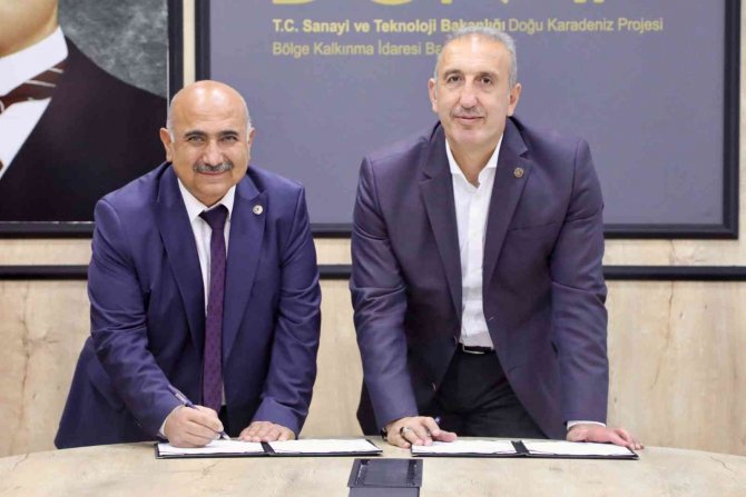 Bayat’ın Bilgi Evi Projesi İçin İmzalar Atıdı