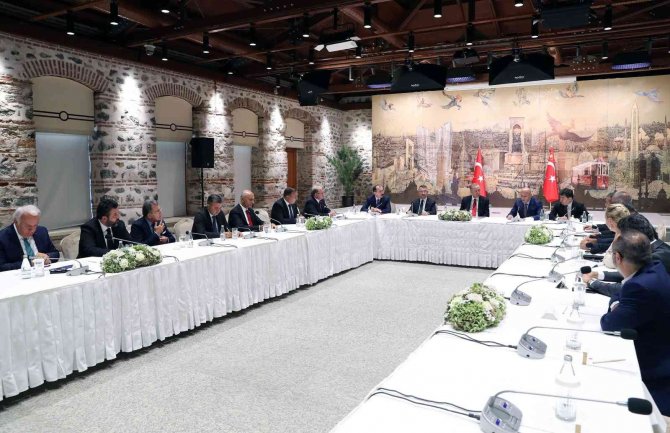 Cumhurbaşkanı Erdoğan, Ti̇m Başkanı Ve Yönetim Kurulu Üyelerini Kabul Etti